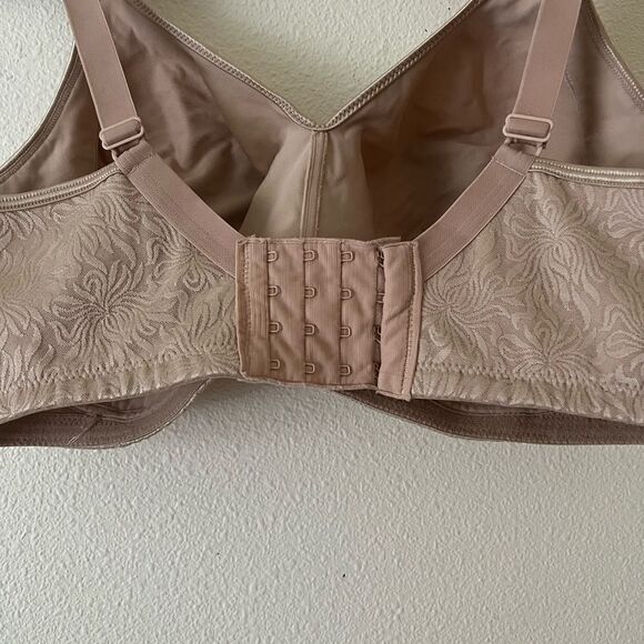 Playtex 18 Hour Seamless Smoothing Bra, Nude 44DD - Picture 6 of 7